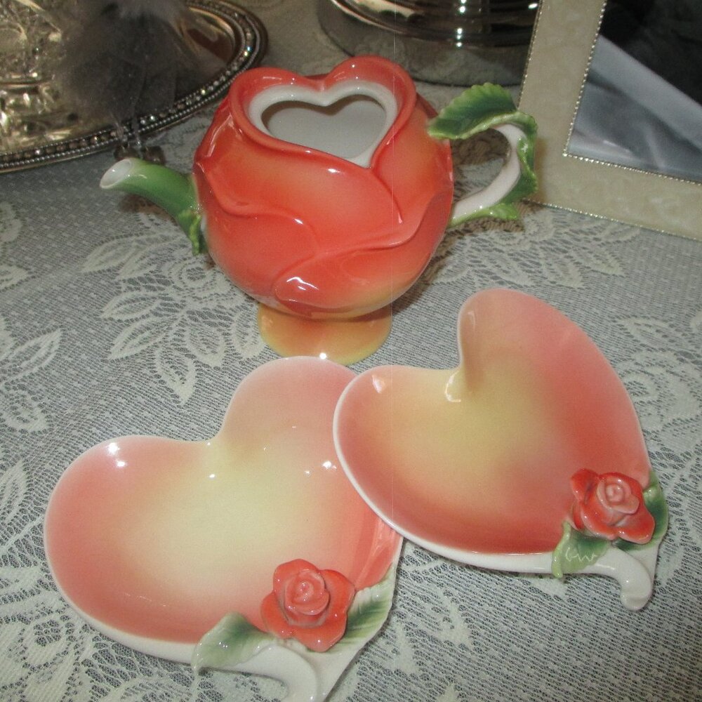 Raised Rose Heart Dish/Creamer